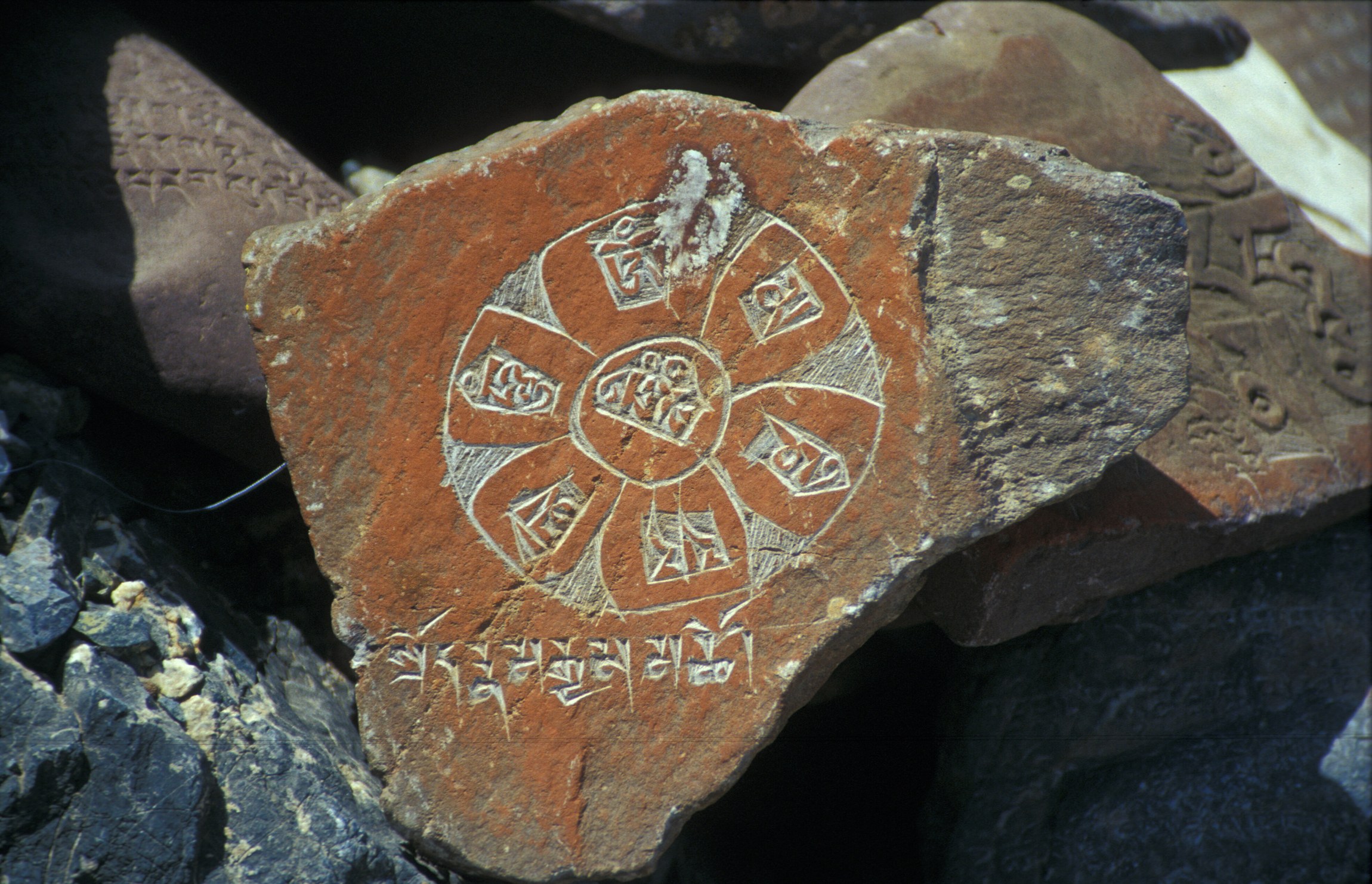 Stein mit Mandala in Tibet